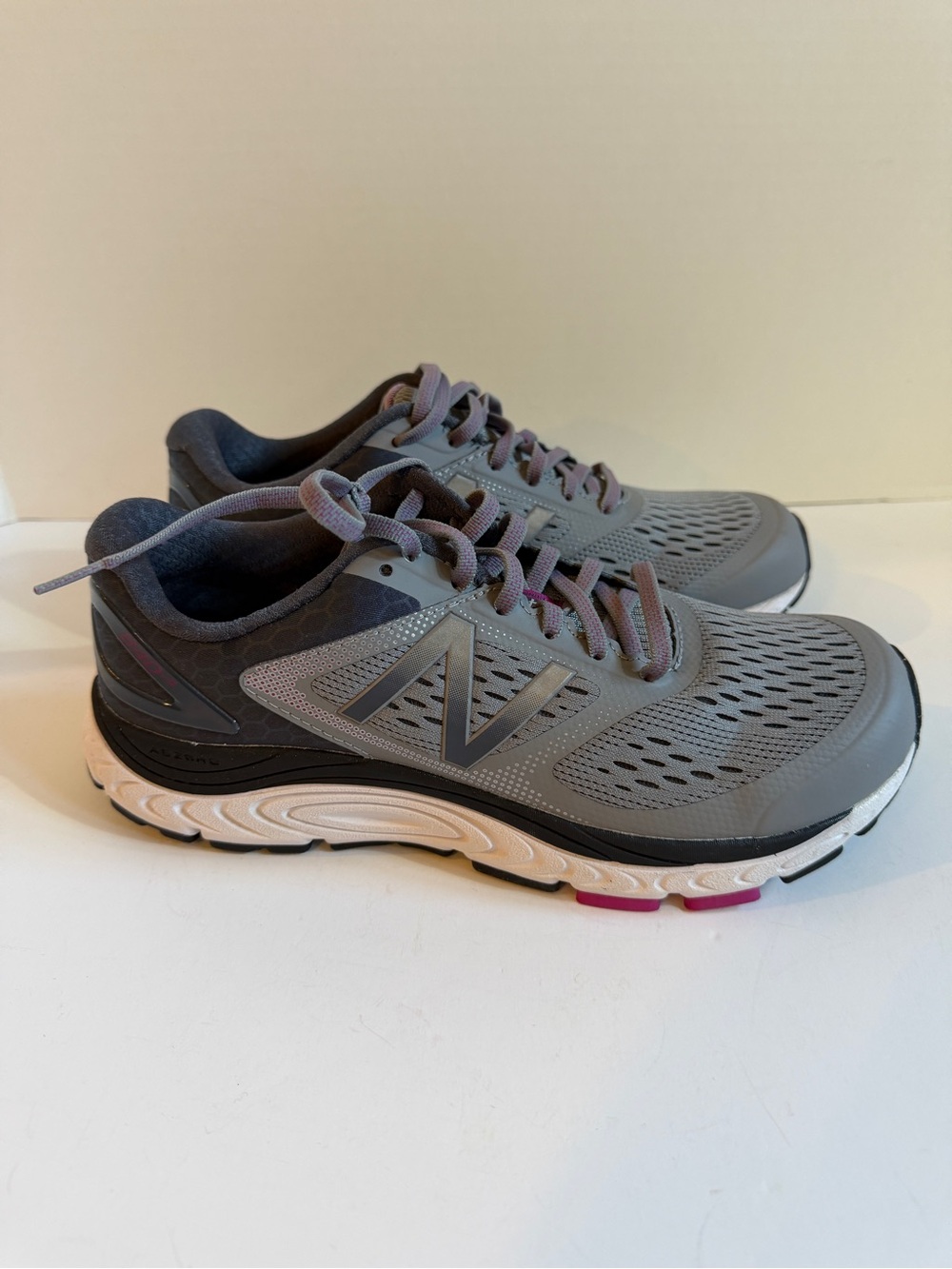 New Balance 840 Women's Grey Lace-Up Running Shoes Size 9 2E